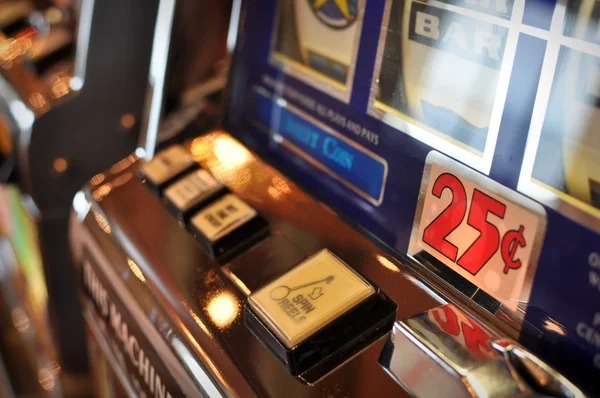 Mobile phone displaying bosku 777 Mesin Arcade live dealer table